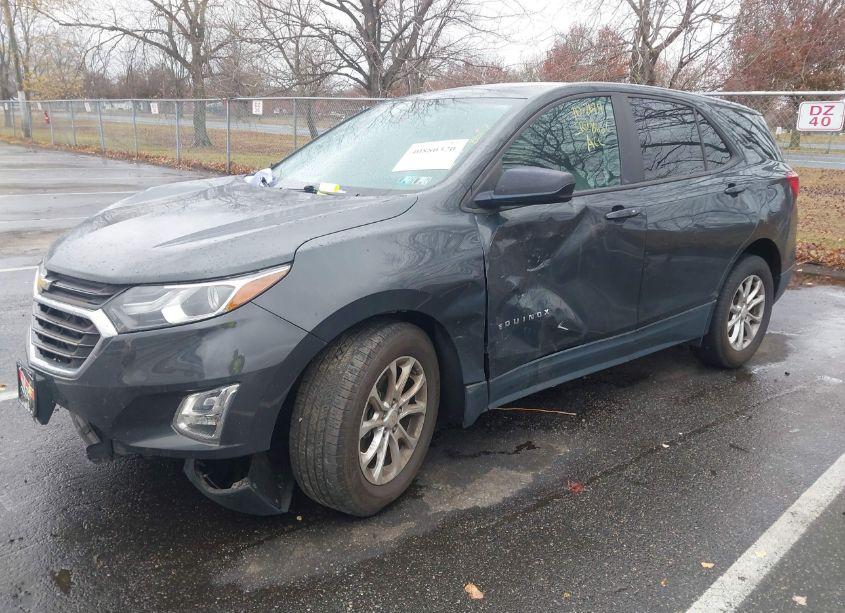 Photo 2 of 2020 Chevrolet Equinox FWD 1FL (VIN 2GNAXFEV0L6158588)