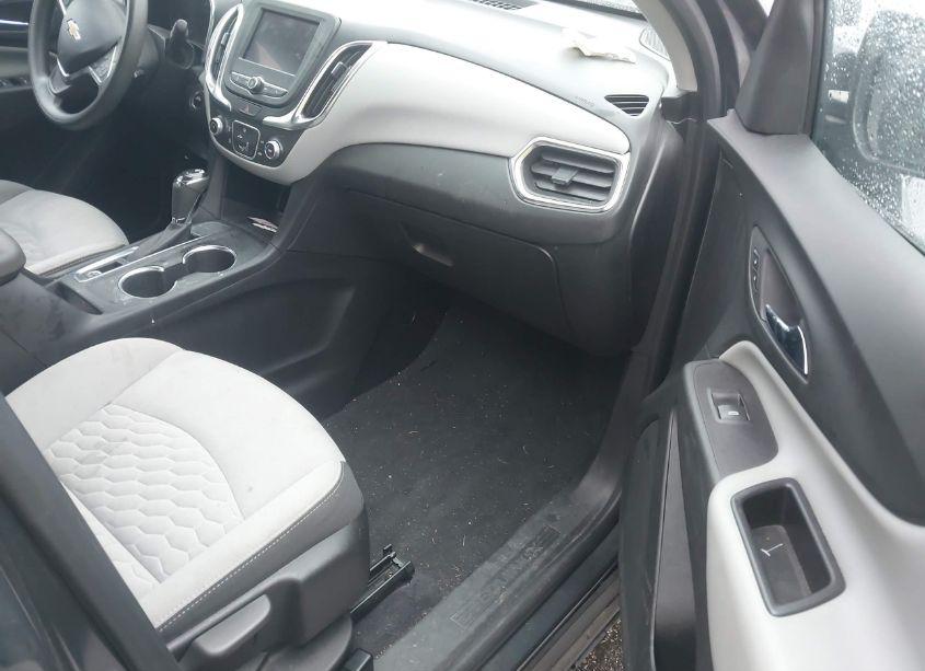 Photo 5 of 2020 Chevrolet Equinox FWD 1FL (VIN 2GNAXFEV0L6158588)