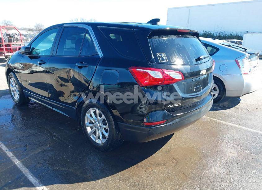 Photo 3 of 2020 Chevrolet Equinox FWD 1FL (VIN 2GNAXFEV0L6230129)