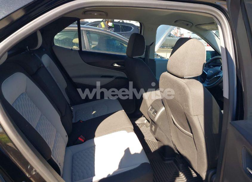 Photo 8 of 2020 Chevrolet Equinox FWD 1FL (VIN 2GNAXFEV0L6230129)