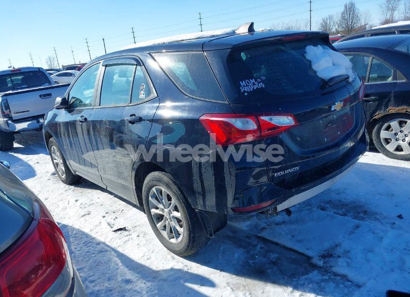Photo 3 of 2020 Chevrolet Equinox FWD 1FL (VIN 2GNAXFEV1L6141055)