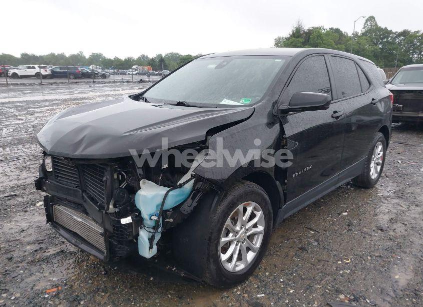 Photo 2 of 2020 Chevrolet Equinox FWD 1FL (VIN 2GNAXFEVXL6167010)