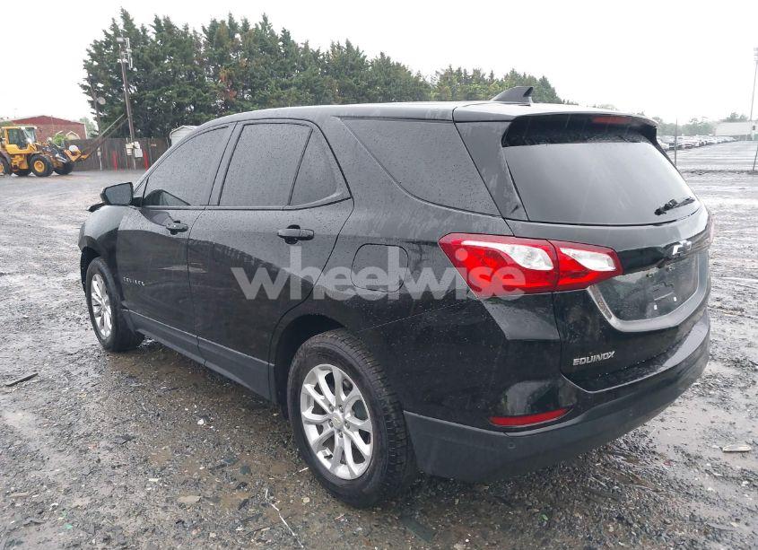 Photo 3 of 2020 Chevrolet Equinox FWD 1FL (VIN 2GNAXFEVXL6167010)