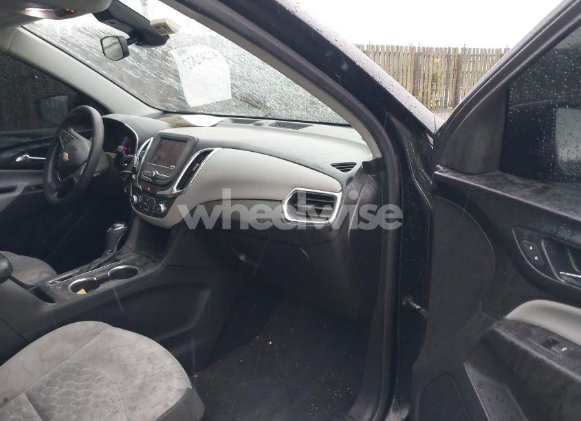 Photo 5 of 2020 Chevrolet Equinox FWD 1FL (VIN 2GNAXFEVXL6167010)