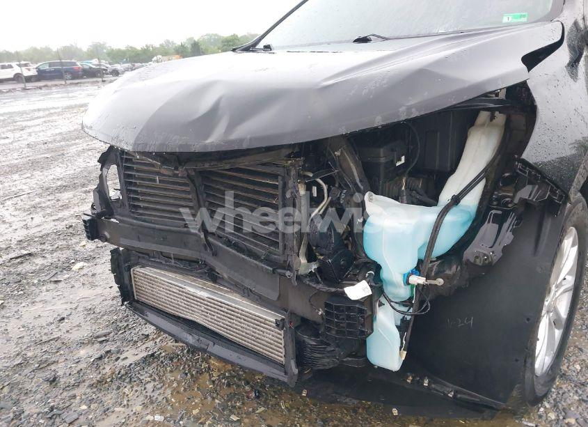 Photo 6 of 2020 Chevrolet Equinox FWD 1FL (VIN 2GNAXFEVXL6167010)