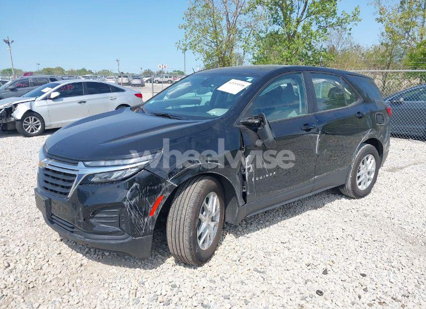 Photo 2 of 2022 Chevrolet Equinox FWD 1FL (VIN 2GNAXFEVXN6118585)