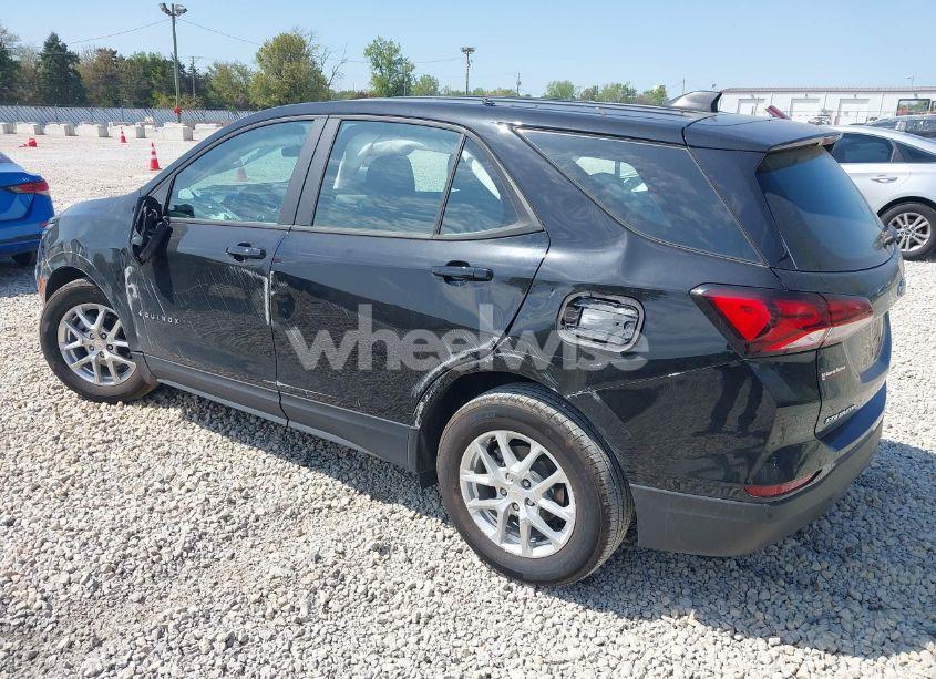 Photo 3 of 2022 Chevrolet Equinox FWD 1FL (VIN 2GNAXFEVXN6118585)