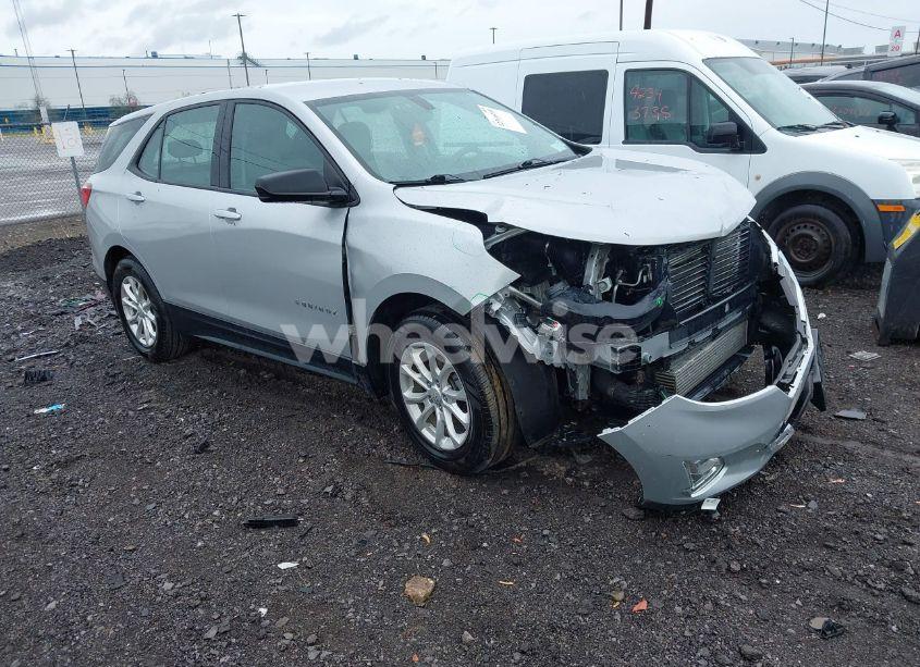 2018 Chevrolet Equinox LS (VIN 2GNAXHEV0J6274592) main photo