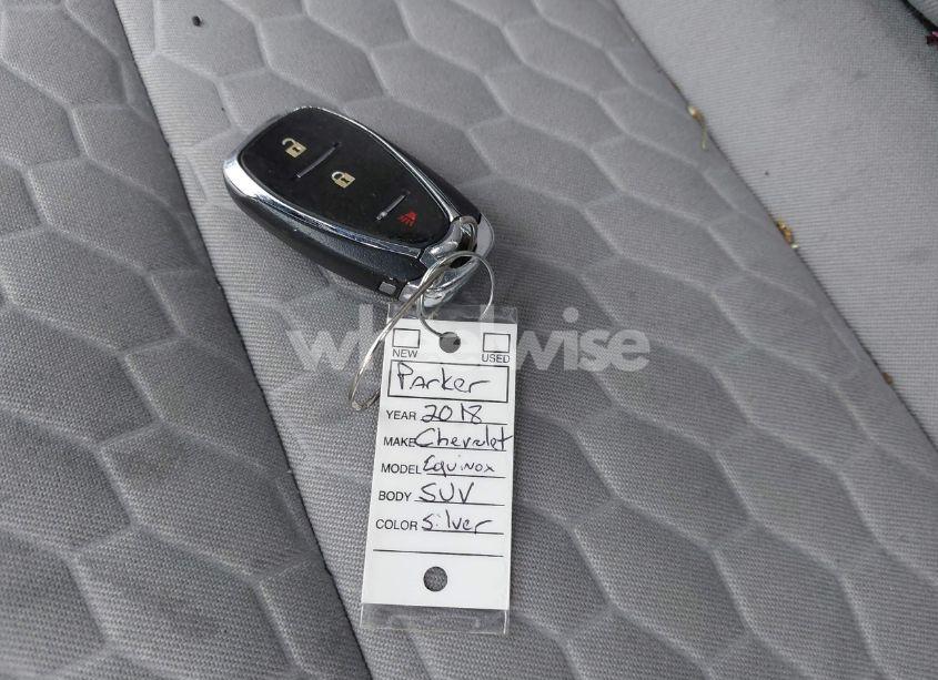 Photo 11 of 2018 Chevrolet Equinox LS (VIN 2GNAXHEV0J6274592)