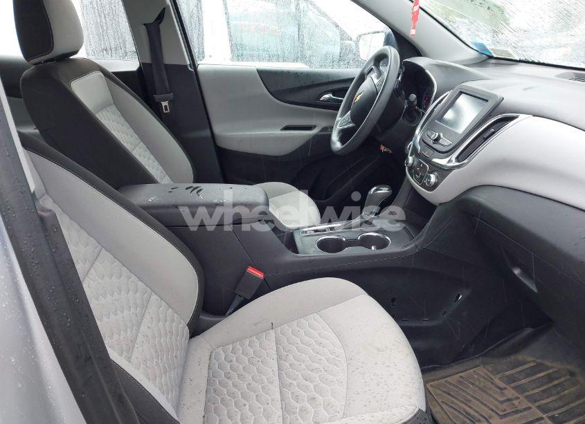 Photo 5 of 2018 Chevrolet Equinox LS (VIN 2GNAXHEV0J6274592)