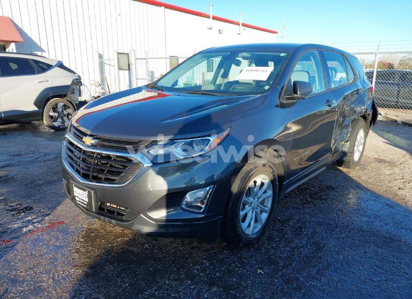 Photo 2 of 2018 Chevrolet Equinox LS (VIN 2GNAXHEV0J6293773)