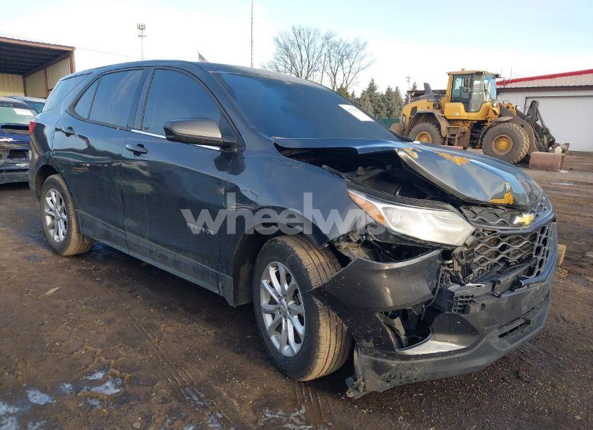 2018 Chevrolet Equinox LS (VIN 2GNAXHEV0J6317747) main photo