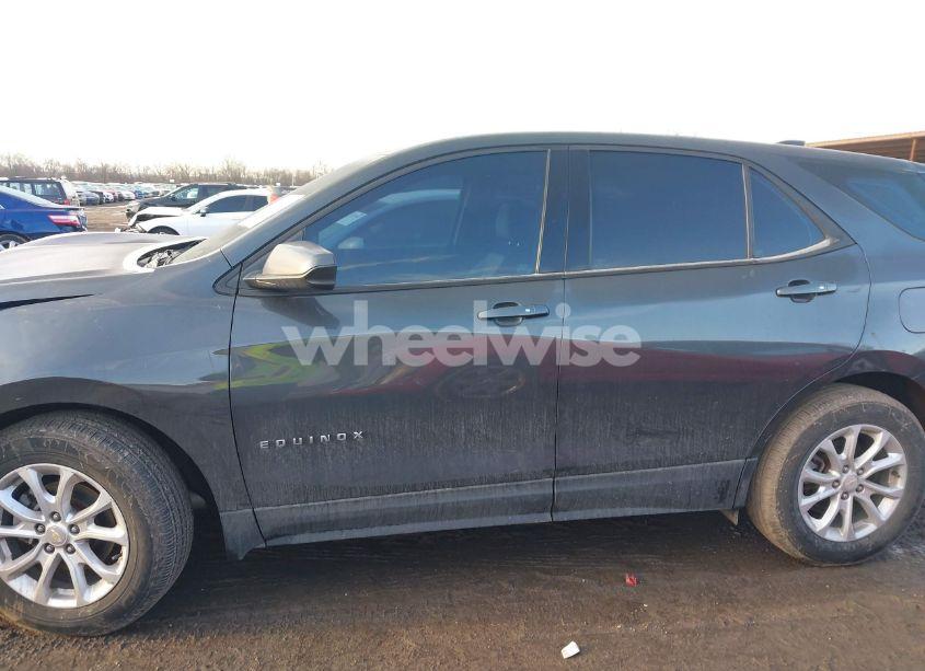 Photo 14 of 2018 Chevrolet Equinox LS (VIN 2GNAXHEV0J6317747)