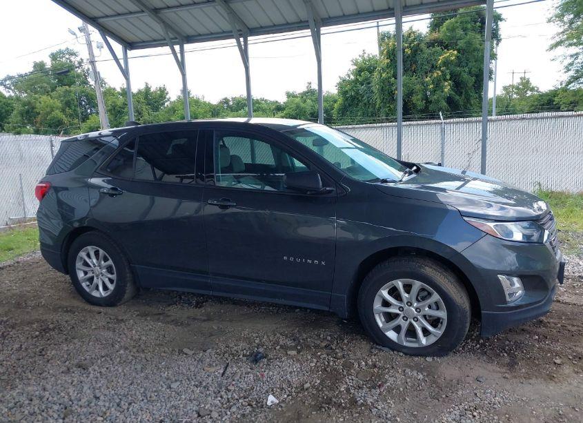 Photo 13 of 2018 Chevrolet Equinox LS (VIN 2GNAXHEV0J6340042)