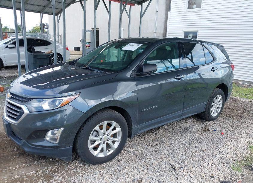 Photo 2 of 2018 Chevrolet Equinox LS (VIN 2GNAXHEV0J6340042)