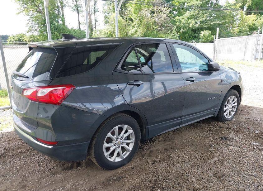 Photo 4 of 2018 Chevrolet Equinox LS (VIN 2GNAXHEV0J6340042)