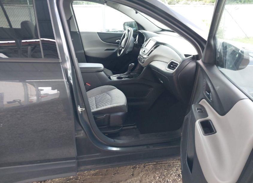 Photo 5 of 2018 Chevrolet Equinox LS (VIN 2GNAXHEV0J6340042)