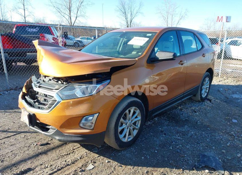 Photo 2 of 2018 Chevrolet Equinox LS (VIN 2GNAXHEV0J6352840)