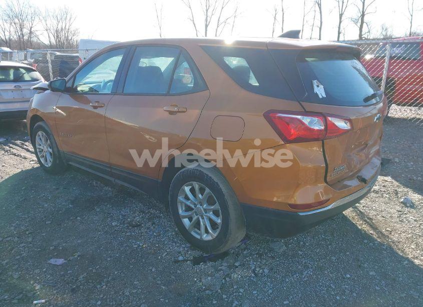 Photo 3 of 2018 Chevrolet Equinox LS (VIN 2GNAXHEV0J6352840)