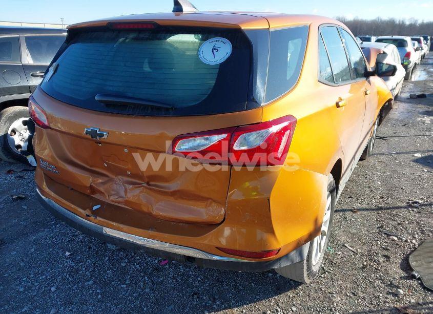 Photo 4 of 2018 Chevrolet Equinox LS (VIN 2GNAXHEV0J6352840)