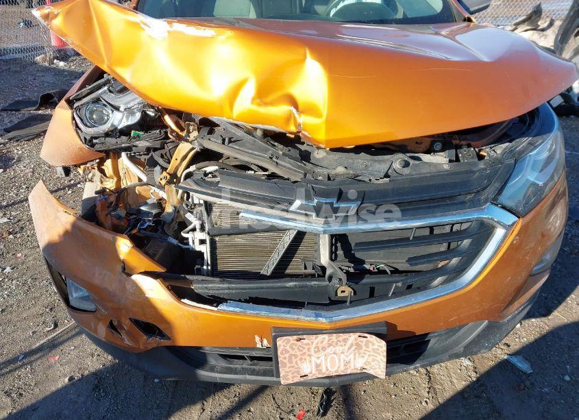 Photo 6 of 2018 Chevrolet Equinox LS (VIN 2GNAXHEV0J6352840)