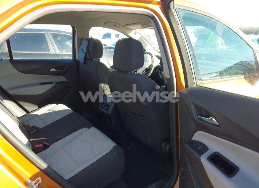 Photo 8 of 2018 Chevrolet Equinox LS (VIN 2GNAXHEV0J6352840)