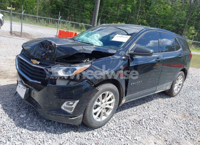 Photo 2 of 2019 Chevrolet Equinox LS (VIN 2GNAXHEV0K6291166)