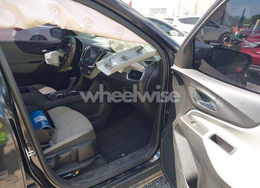 Photo 5 of 2019 Chevrolet Equinox LS (VIN 2GNAXHEV0K6291166)