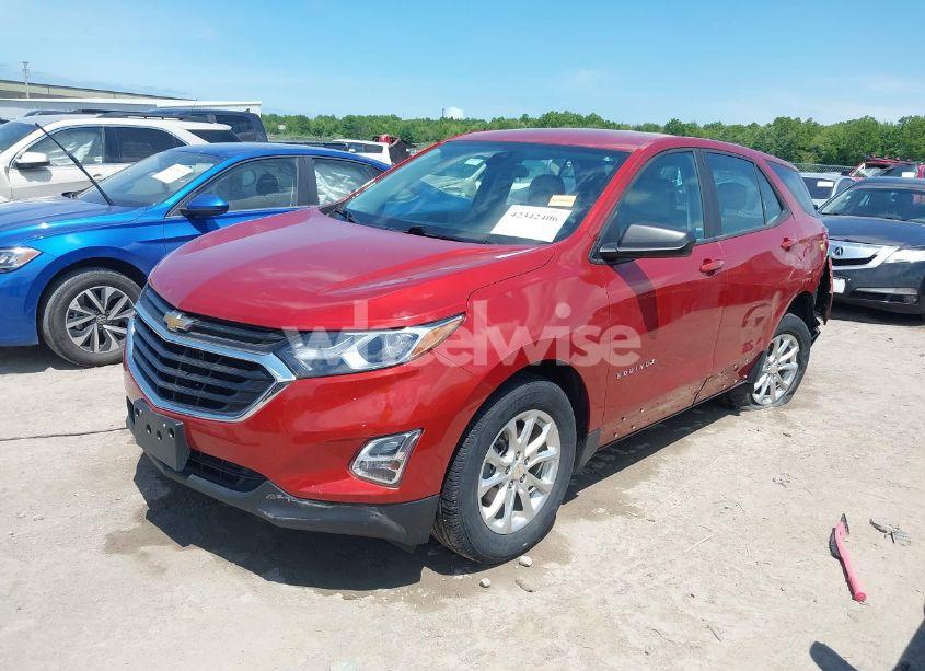 Photo 2 of 2020 Chevrolet Equinox FWD LS (VIN 2GNAXHEV0L6127790)
