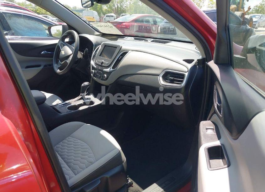 Photo 5 of 2020 Chevrolet Equinox FWD LS (VIN 2GNAXHEV0L6127790)