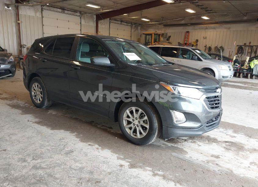 2021 Chevrolet Equinox FWD LS (VIN 2GNAXHEV0M6110957) main photo