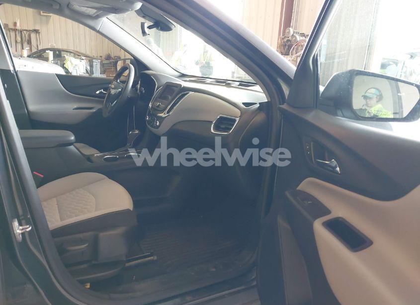 Photo 5 of 2021 Chevrolet Equinox FWD LS (VIN 2GNAXHEV0M6110957)