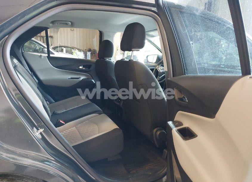 Photo 8 of 2021 Chevrolet Equinox FWD LS (VIN 2GNAXHEV0M6110957)