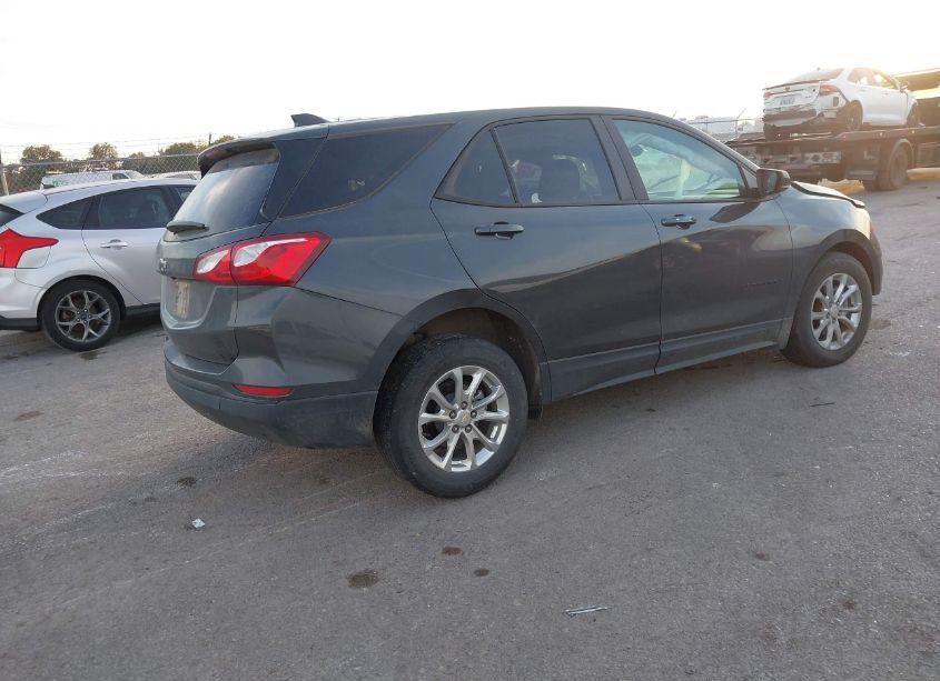 Photo 4 of 2021 Chevrolet Equinox FWD LS (VIN 2GNAXHEV0M6148883)