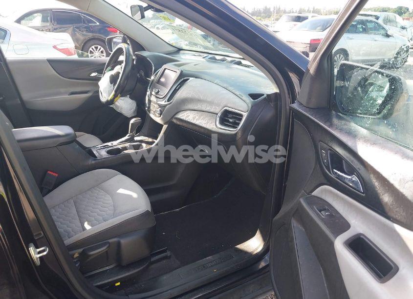 Photo 5 of 2021 Chevrolet Equinox FWD LS (VIN 2GNAXHEV0M6159091)
