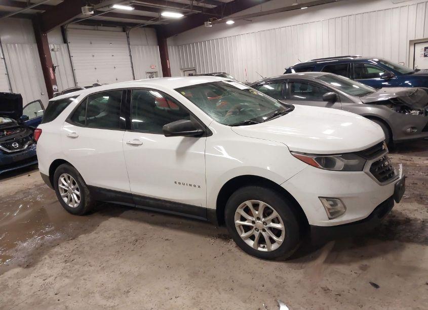 Photo 13 of 2018 Chevrolet Equinox LS (VIN 2GNAXHEV1J6152520)