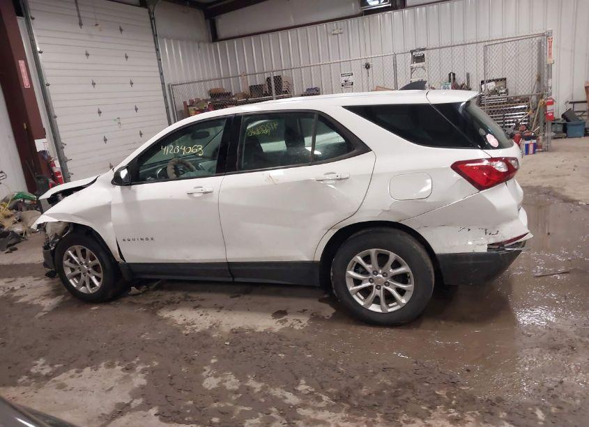 Photo 14 of 2018 Chevrolet Equinox LS (VIN 2GNAXHEV1J6152520)