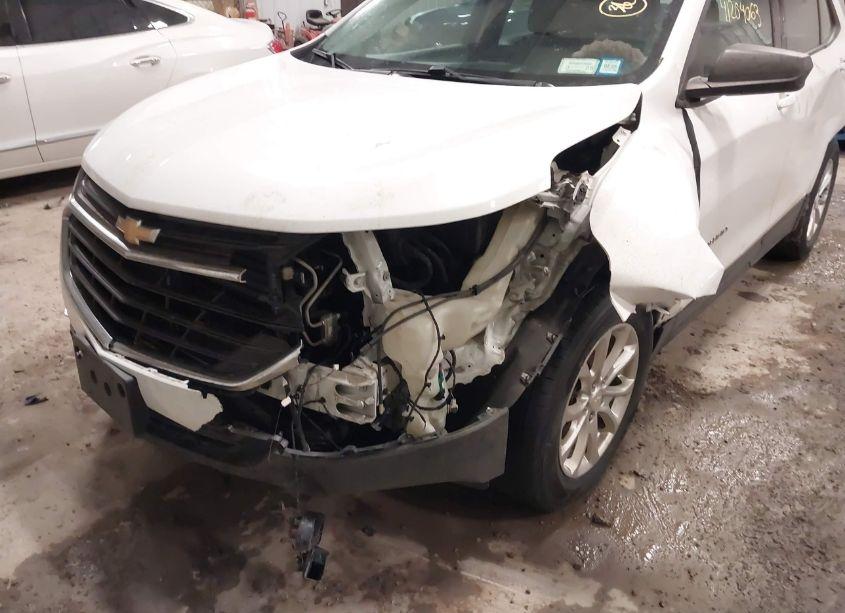 Photo 6 of 2018 Chevrolet Equinox LS (VIN 2GNAXHEV1J6152520)