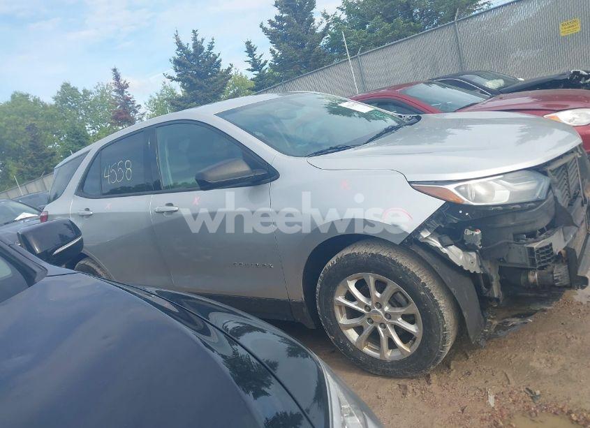 Photo 14 of 2018 Chevrolet Equinox LS (VIN 2GNAXHEV1J6176526)