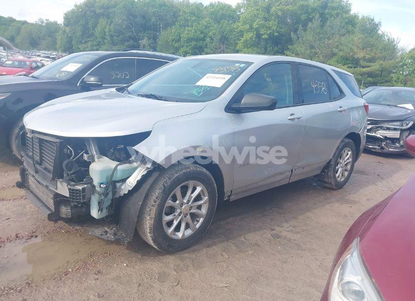 Photo 2 of 2018 Chevrolet Equinox LS (VIN 2GNAXHEV1J6176526)
