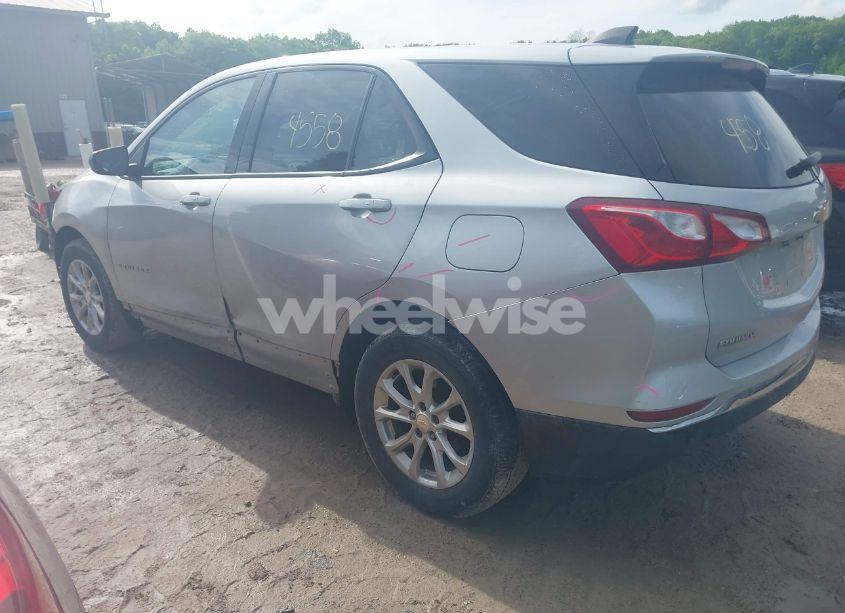Photo 3 of 2018 Chevrolet Equinox LS (VIN 2GNAXHEV1J6176526)