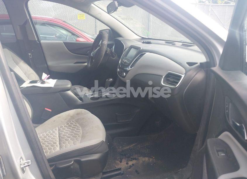 Photo 5 of 2018 Chevrolet Equinox LS (VIN 2GNAXHEV1J6176526)