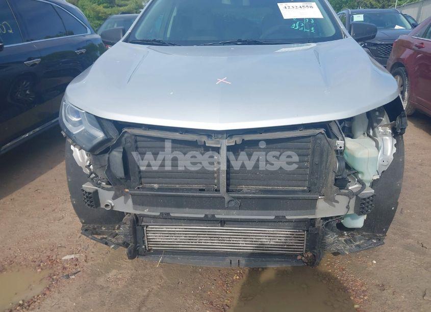 Photo 6 of 2018 Chevrolet Equinox LS (VIN 2GNAXHEV1J6176526)