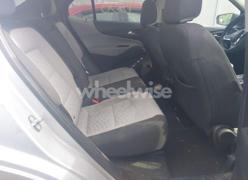 Photo 8 of 2018 Chevrolet Equinox LS (VIN 2GNAXHEV1J6176526)