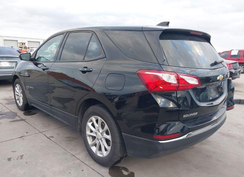 Photo 3 of 2018 Chevrolet Equinox LS (VIN 2GNAXHEV1J6185940)