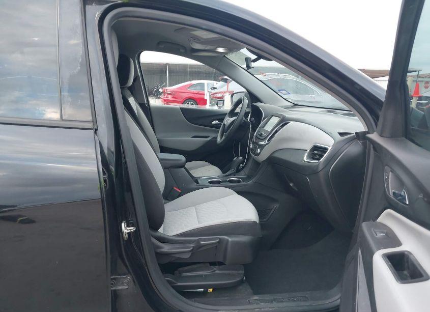 Photo 5 of 2018 Chevrolet Equinox LS (VIN 2GNAXHEV1J6185940)