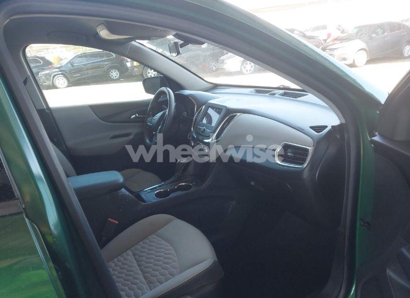 Photo 5 of 2019 Chevrolet Equinox LS (VIN 2GNAXHEV1K6118451)