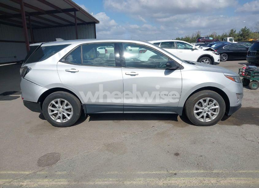 Photo 13 of 2019 Chevrolet Equinox LS (VIN 2GNAXHEV1K6182019)