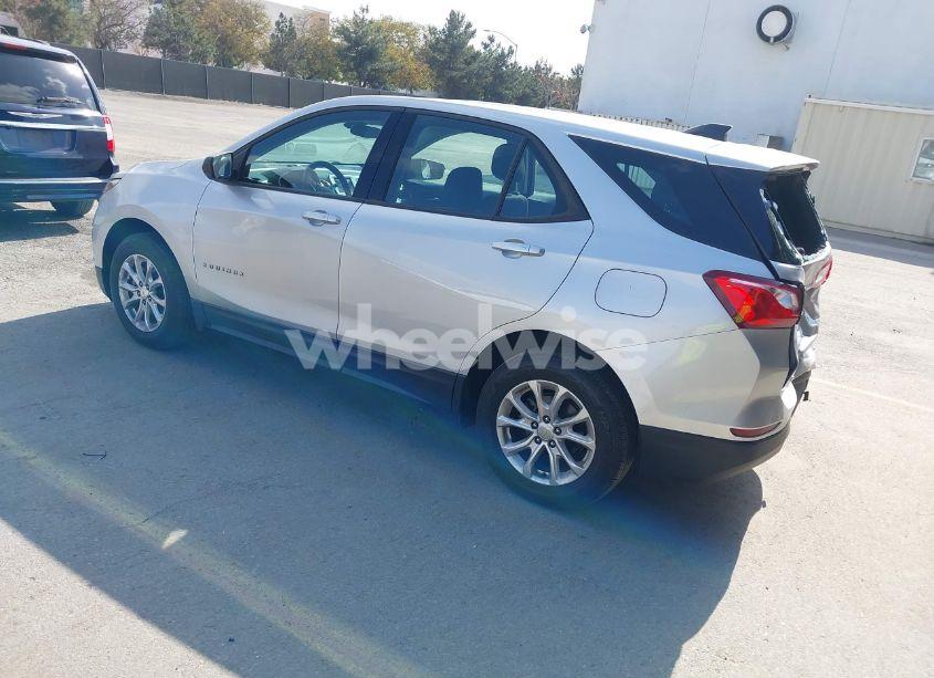 Photo 3 of 2019 Chevrolet Equinox LS (VIN 2GNAXHEV1K6182019)