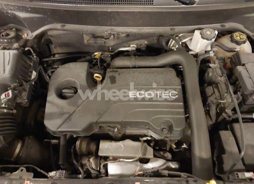 Photo 10 of 2020 Chevrolet Equinox FWD LS (VIN 2GNAXHEV1L6188761)